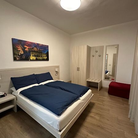 ホテル Residenza Pezzani パルマ エクステリア 写真