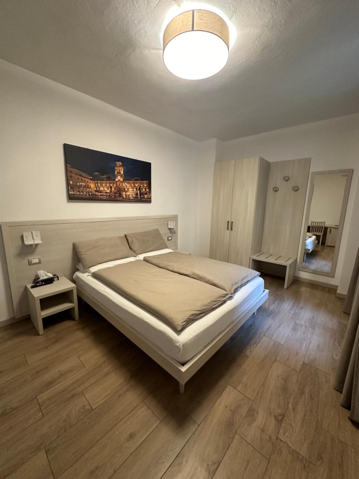ホテル Residenza Pezzani パルマ エクステリア 写真