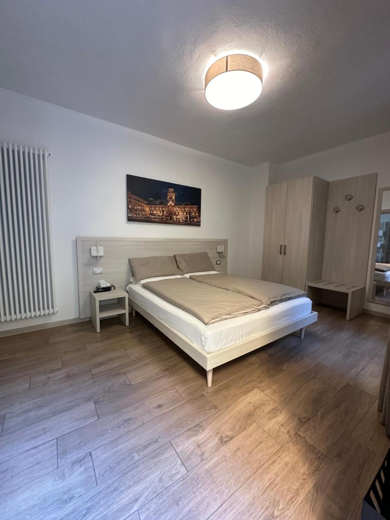 ホテル Residenza Pezzani パルマ エクステリア 写真