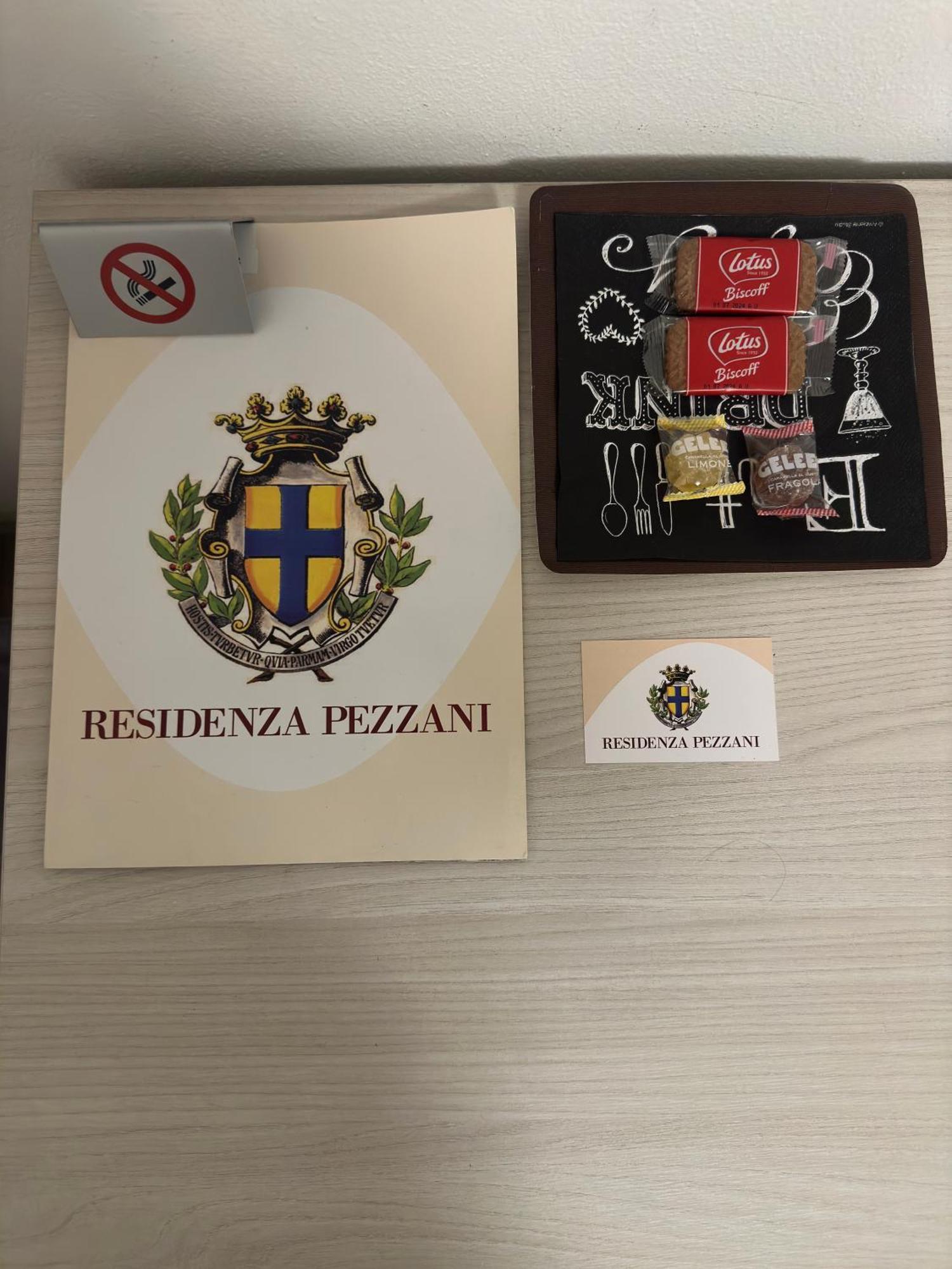 ホテル Residenza Pezzani パルマ エクステリア 写真